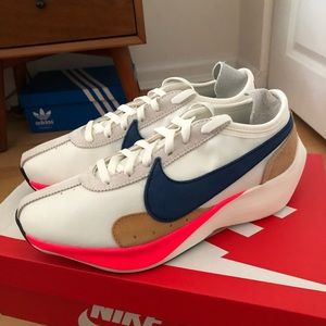 Nike Moon Racer QS Sneaker